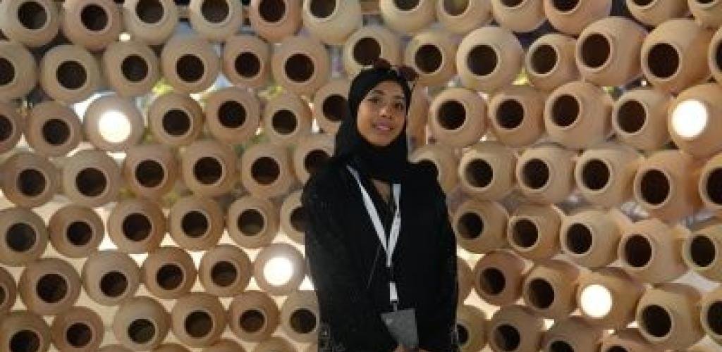 أخبار سلطنة عمان | الذاكرة والهوية في صياغات فنية معاصرة خلال أسبوع عُمان للتصميم | عيون الجزيرة الاخبارية عمان