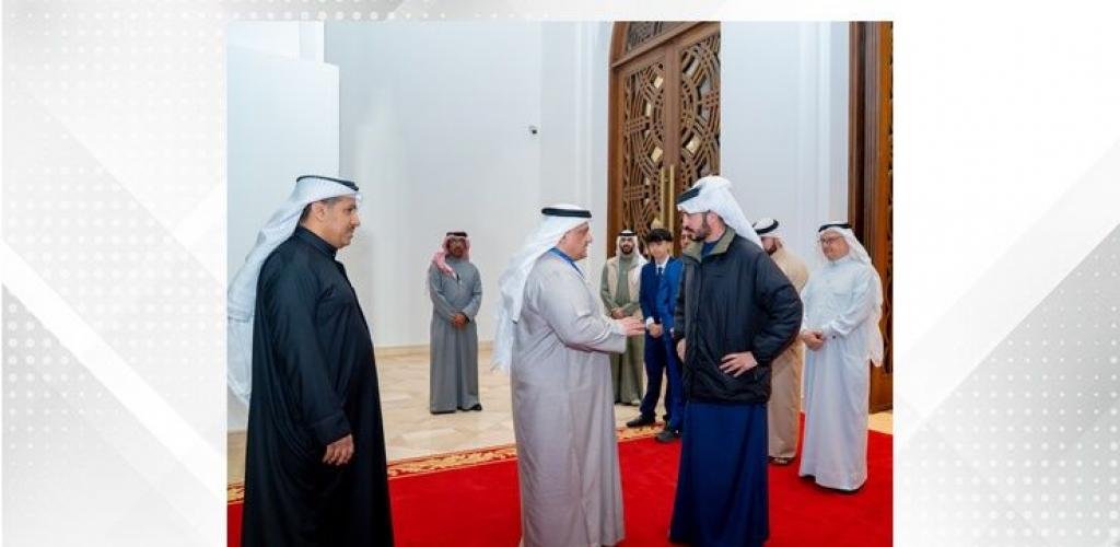 أخبار البحرين | عبر عن اعتزازه بالإنجاز التاريخي .. خالد بن حمد في مقدمة مستقبلي منتخب كرة اليد بطل كآس آسيا | عيون الجزيرة