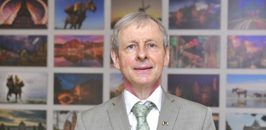 أخبار الكويت | السفير البلجيكي يوضح لـ«الجريدة» اللبس القائم:
 تأجيل قرار إغلاق سفارتنا لعام… وخيار الإبقاء لا يزال مطروحاً | عيون الجزيرة الكويت