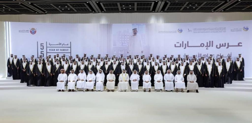 الامارات الان | منصور بن محمد يحضر العرس الجماعي لموظفي إقامة دبي وجمارك دبي | عيون الجزيرة الامارات