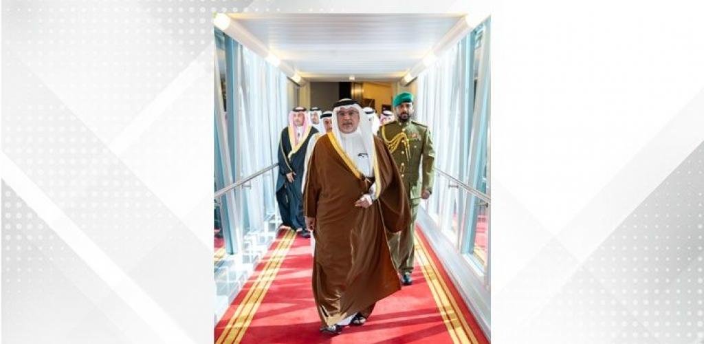 أخبار البحرين | سمو ولي العهد رئيس مجلس الوزراء يغادر أرض الوطن متوجهًا إلى سلطنة عمان في زيارة أخوية | عيون الجزيرة