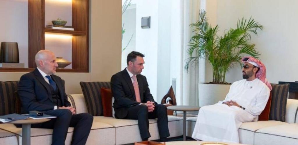 الامارات الان | طحنون بن زايد يلتقي كبير مستشاري الأمن القومي لرئيس وزراء المجر | عيون الجزيرة الامارات