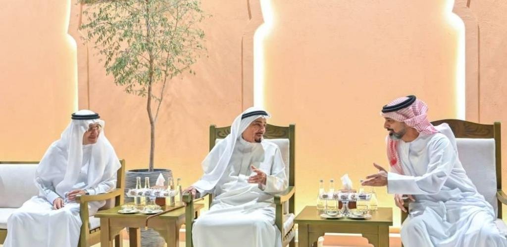 الامارات الان | حاكم عجمان وولي عهده يستقبلان وزير الثقافة والمهنئين بشهر رمضان | عيون الجزيرة الامارات