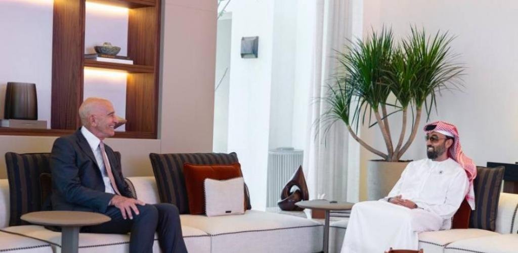 الامارات الان | طحنون بن زايد وتوم باراك يستعرضان علاقات التعاون بين الإمارات وأمريكا | عيون الجزيرة الامارات