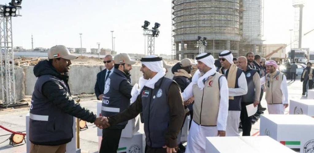 الامارات الان | سفينة «أم الإمارات» الإنسانية تصل ميناء العريش محمّلة بـ7300 طن من المساعدات لغزة | عيون الجزيرة الامارات