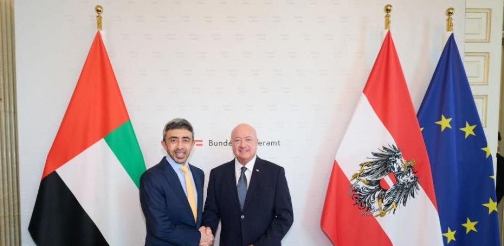 الامارات الان | عبدالله بن زايد يلتقي مستشار النمسا في فيينا ويؤكد عمق الشراكة الاستراتيجية بين البلدين | عيون الجزيرة الامارات