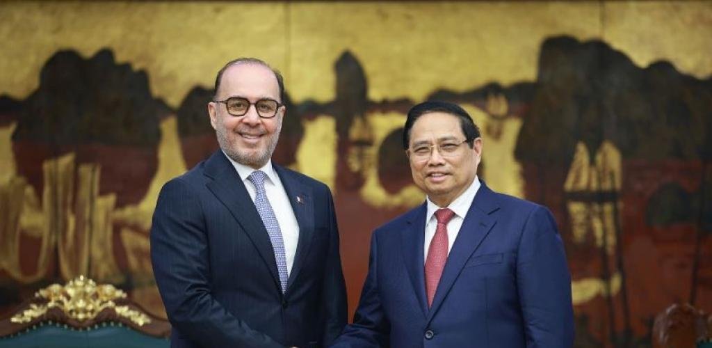 أخبار قطر | رئيس وزراء فيتنام يجتمع مع سفير دولة قطر | عيون الجزيرة قطر