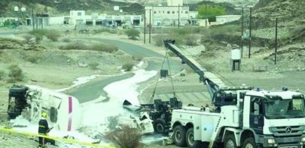 أخبار سلطنة عمان | وفاة شخص إثر تدهور صهريج وقود في العامرات | عيون الجزيرة الاخبارية عمان