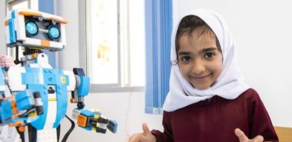 أخبار سلطنة عمان | تحويل التعليم عن بعد في جميع المحافظات عدا ظفار والوسطى | عيون الجزيرة الاخبارية عمان