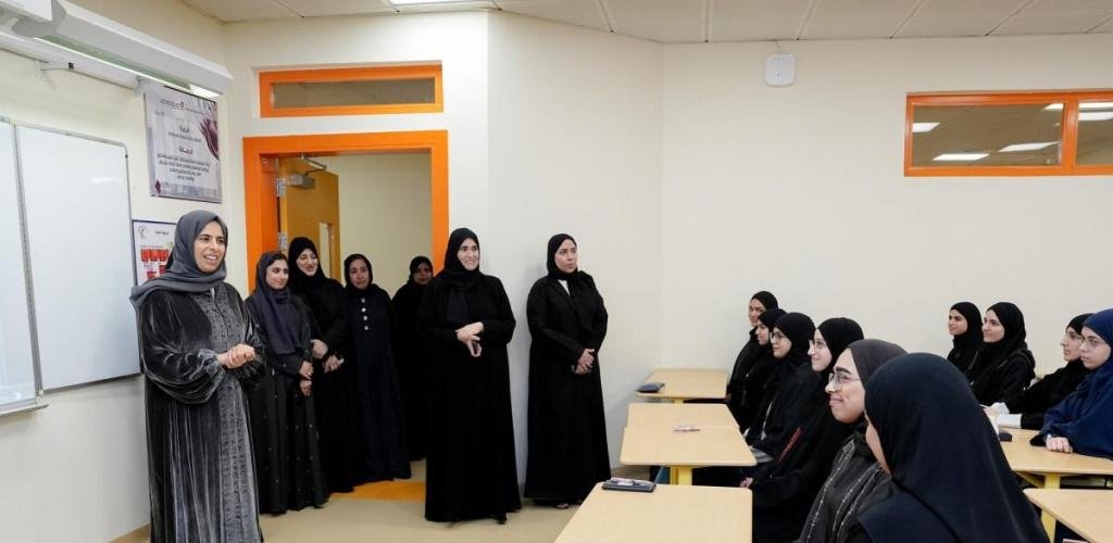 أخبار قطر | وزيرة التربية والتعليم تتفقد عدداً من المدارس مع انتظام الدراسة الحضورية | عيون الجزيرة قطر