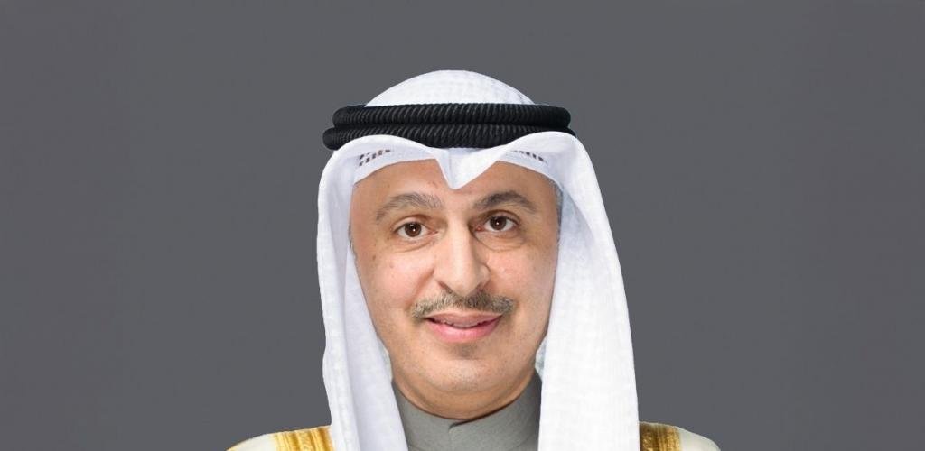 أخبار الكويت | وزير التجارة يصدر قراراً بحظر التعاملات النقدية فوق 10 دنانير لبعض الأنشطة | عيون الجزيرة الكويت