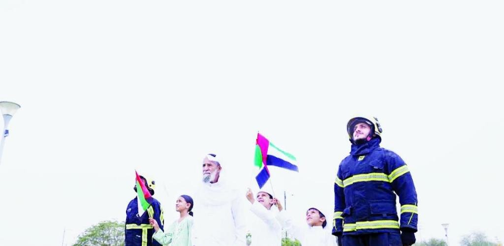 الامارات الان | المواطنون والمقيمون يرفعون العلم فوق المنازل والمؤسـسـات | عيون الجزيرة الامارات