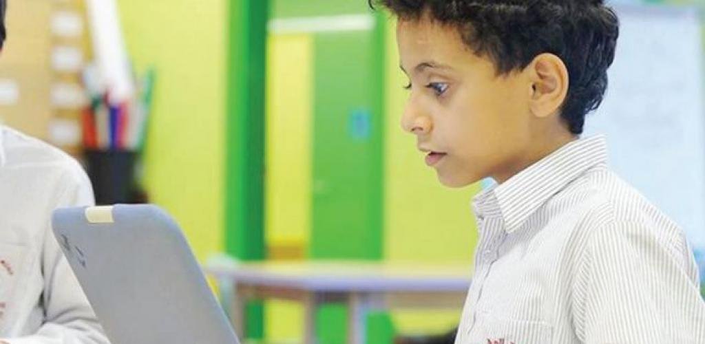 الامارات الان | خالد الكعبي: سلامة الأطفال في الفضاء الإلكتروني أولوية | عيون الجزيرة الامارات