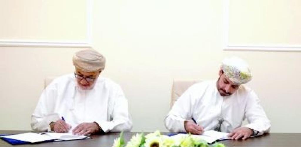 أخبار سلطنة عمان | "الصحة" توقّع اتفاقية لتقديم رعاية تخصصية لمصابي شق الشفة | عيون الجزيرة الاخبارية عمان