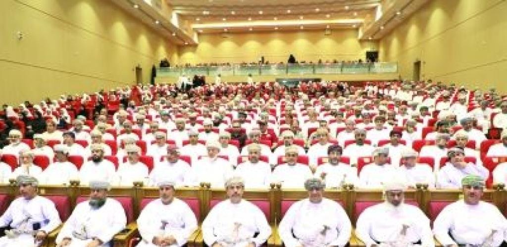 أخبار سلطنة عمان | تعليمية الداخلية تكرّم 218 طالبًا مجيدًا | عيون الجزيرة الاخبارية عمان