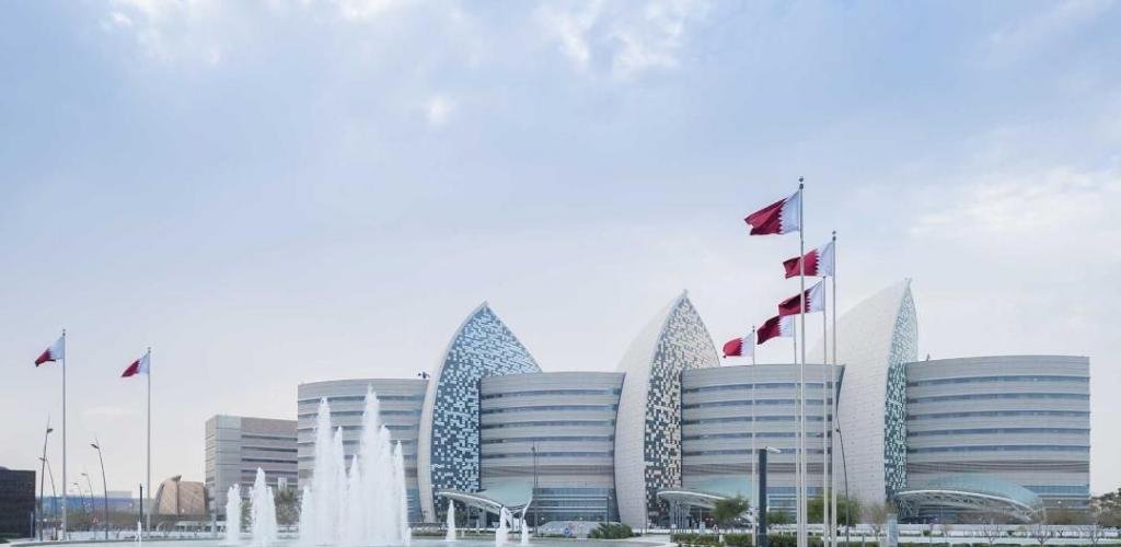 أخبار قطر |  سدرة للطب يجري أول عملية زراعة جهاز تحفيز عصبي عجزي لطفلة | عيون الجزيرة قطر