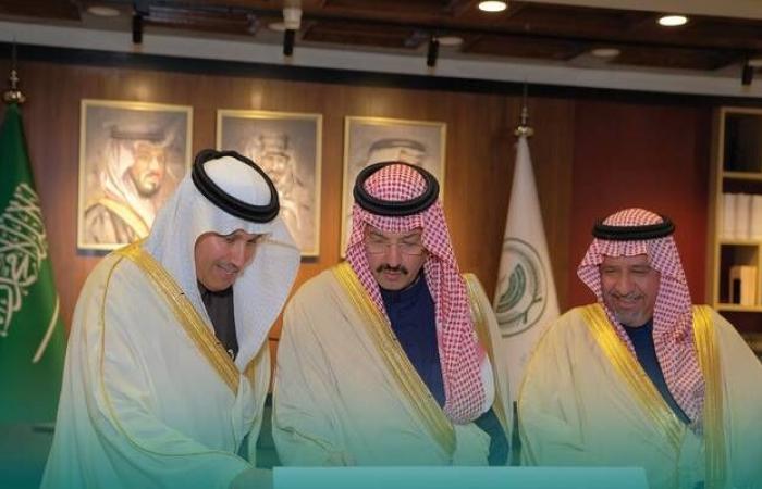 بحضور وزير النقل.. أمير عسير يدشن 8 مشاريع للطرق بالمنطقة بتكلفة 752 مليون ريال