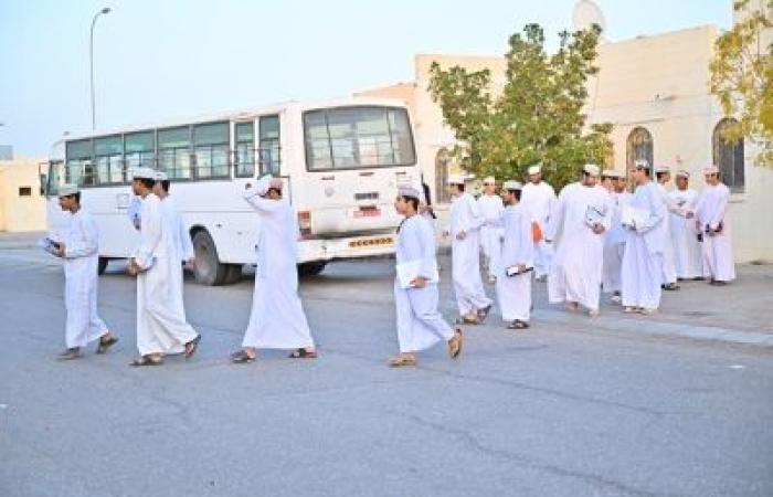 أخبار سلطنة عمان | طلبة الدبلوم يشتكون من صعوبة اختبار "الكيمياء" وتوزيع الدرجات | عيون الجزيرة الاخبارية عمان