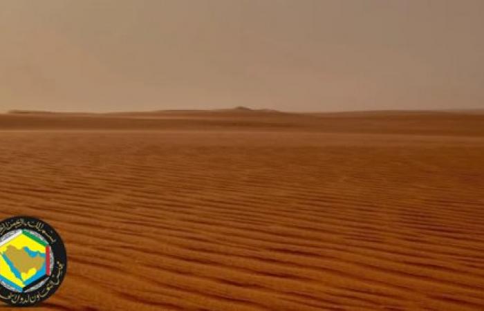 رياح "البوارح" تتسبب في موجات الغبار المتكررة شرق السعودية مع دخول الصيف