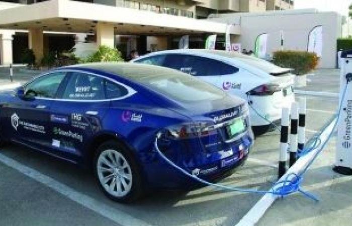 أخبار سلطنة عمان | 2182 مركبة كهربائية مسجلة في سلطنة عمان | عيون الجزيرة الاخبارية عمان