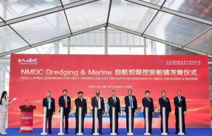 «إن إم دي سي جروب» تعزز أسطولها بإضافة جرافة جديدة بـ 618 مليون درهم