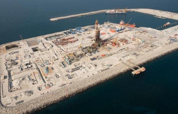 شركات النفط الخليجية تجمع مليارات الدولارات من صفقات البنية التحتية