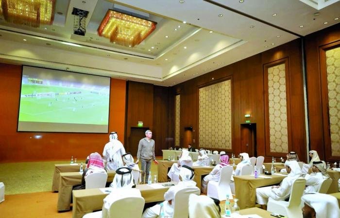 الرياضة في قطر | اجتماع تحليلي لحكام النخبة | عيون الجزيرة الاخبارية