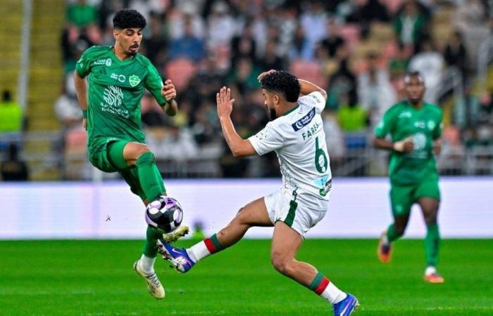 الأهلي يضغط على الهلال