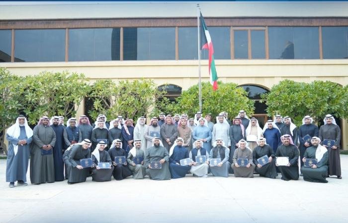 أخبار الكويت | وزير الإعلام والثقافة يكرم مجتازي دورة الإرشاد السياحي التطوعي الأولى | عيون الجزيرة الكويت