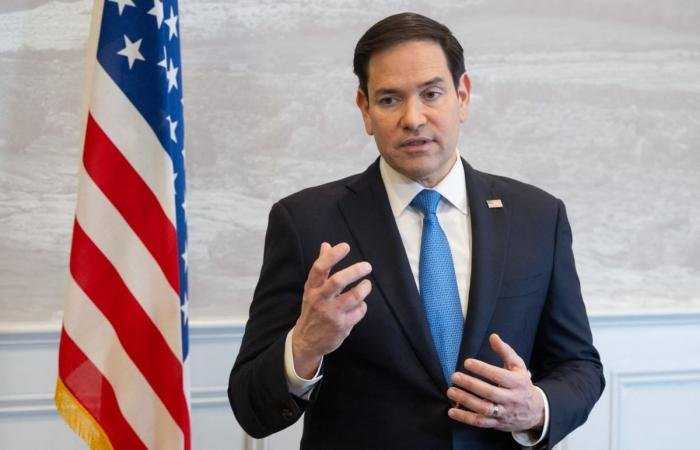 روبيو متفائل بتعاون رئيسة فنزويلا ويلوح باستخدام القوة إذا تمنّعت | عيون الجزيرة