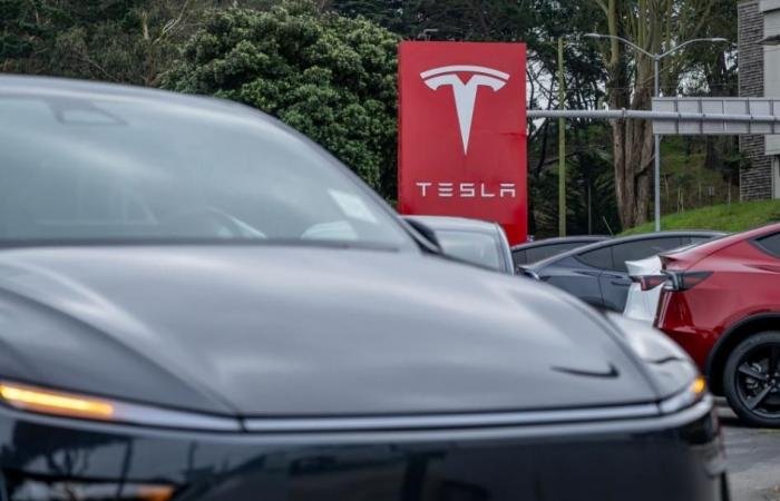 تيسلا تسجل أول انخفاض سنوي في الإيرادات.. وأداء مفاجئ في الربع الأخير