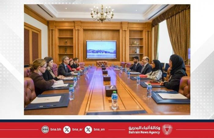 أخبار البحرين | وزير العمل ووزير الشؤون القانونية يستقبل ملحق التعاون القضائي الفرنسي للشرق الأوسط المقيمة في عمّان | عيون الجزيرة