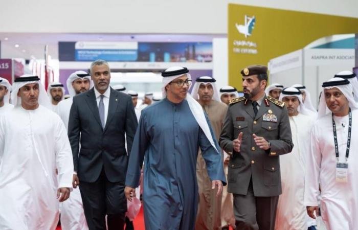 الامارات الان | منصور بن زايد: الذكاء الاصطناعي يعزز كفاءة الجمارك | عيون الجزيرة الامارات