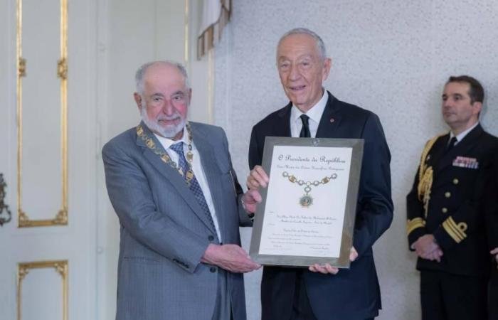 الامارات الان | الرئيس البرتغالي يمنح حاكم الشارقة القلادة الكبرى أعلى وسام شرف ثقافي سيادي (فيديو) | عيون الجزيرة الامارات