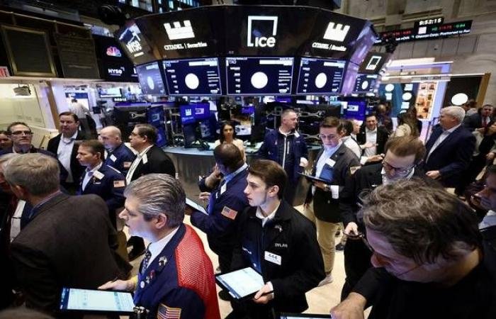 تراجع "وول ستريت" متأثرة بهبوط أسهم شركات البرمجيات