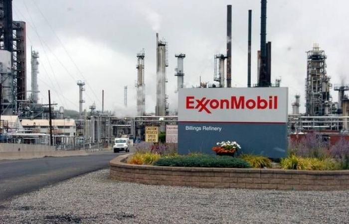أرباح "إكسون موبيل" تتجاوز التوقعات بدعم ارتفاع إنتاج النفط