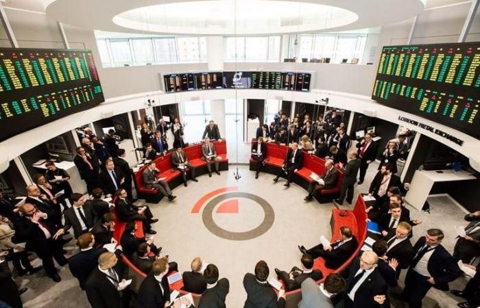 بورصة لندن للمعادن تؤجل افتتاح السوق بسبب مشاكل فنية