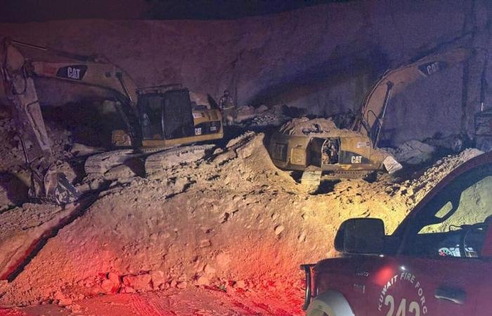 أخبار الكويت | وفاة شخص في حادث إنهيار رملي وانقلاب حفارة بجنوب سعد العبدالله | عيون الجزيرة الكويت