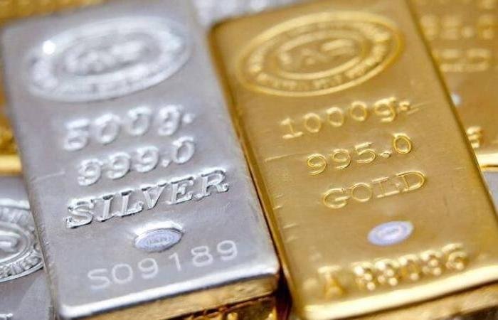 الذهب يسجل أسوأ أداء يومي منذ 1983.. والفضة دون 80 دولاراً