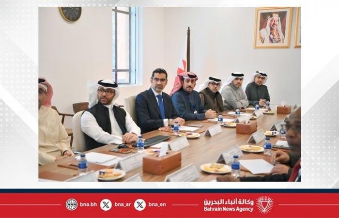 أخبار البحرين | وزير شؤون البلديات والزراعة يبحث مع مجلس بلدي الجنوبية المشاريع الخدمية | عيون الجزيرة