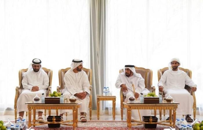 الامارات الان | محمد بن سعود يقيم مأدبة غداء لأهالي المنيعي والمناطق المجاورة | عيون الجزيرة الامارات