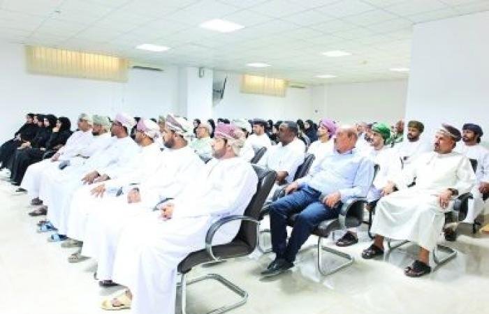 أخبار سلطنة عمان | محاضرة تستعرض جهود تحسين الرعاية الصحية بمحافظة ظفار | عيون الجزيرة الاخبارية عمان