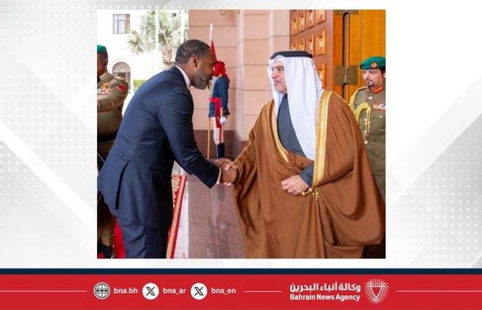 أخبار البحرين | لدى لقاء سموه رئيس وزراء برمودا.. سمو ولي العهد رئيس مجلس الوزراء يؤكد الحرص المتبادل على تنمية وتعزيز علاقات التعاون بين مملكة البحرين وبرمودا | عيون الجزيرة