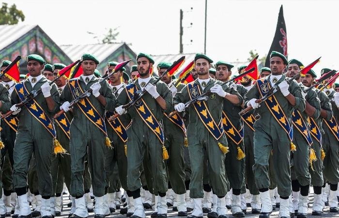 المرشد الإيراني يُحذّر من حرب إقليمية.. ويتحدث عن «محاولة انقلاب» | عيون الجزيرة