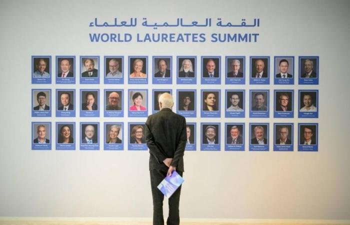 الامارات الان | عباقرة العالم من الإمارات: الذكاء الاصطناعي خيار مجتمعي والتحولات في الوظائف والسياسات تعتمد على قراراتنا | عيون الجزيرة الامارات