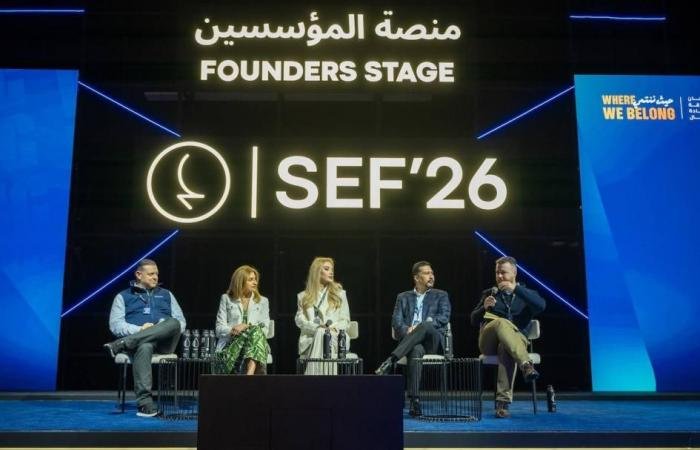 قادة وتنفيذيون: الإمارات تبني شركات تكنولوجية فائقة التطور