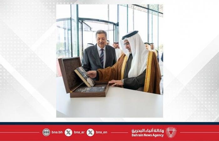 أخبار البحرين | لدى تفضل سموه بحضور حفل تدشين كتاب سيرة حسين علي يتيم.. سمو ولي العهد رئيس مجلس الوزراء: مملكة البحرين تمتلك تاريخًا عريقًا في مجالات التجارة والأعمال حققت خلاله نجاحات متواصلة | عيون الجزيرة