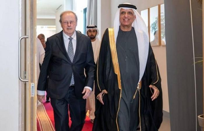 الامارات الان | سعود بن صقر يكرّم البروفيسور عمر ياغي الحائز جائزة نوبل في الكيمياء | عيون الجزيرة الامارات