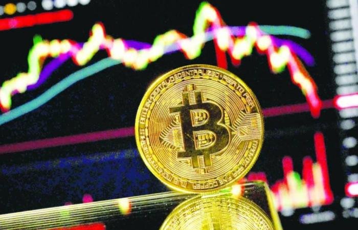 البيتكوين عند مستوى 78 ألف دولار