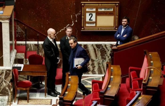 فرنسا تقر موازنة 2026.. لا ضرائب على الأثرياء